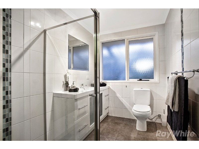 4 Doyle Place, Endeavour Hills VIC 3802