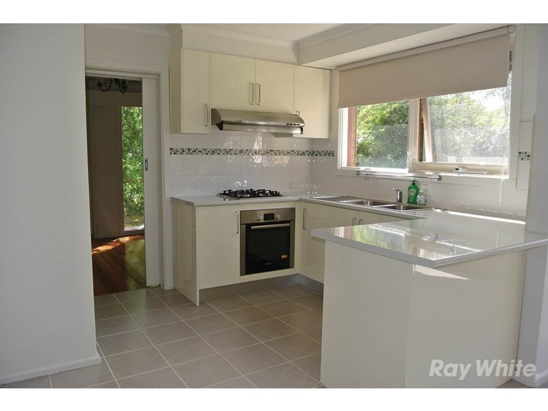 8 Mavista Avenue, Glen Waverley VIC 3150