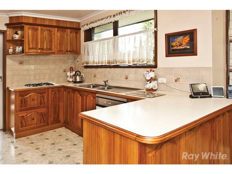 37 Ingleside Crescent, Glen Waverley VIC 3150