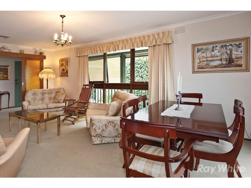 37 Ingleside Crescent, Glen Waverley VIC 3150