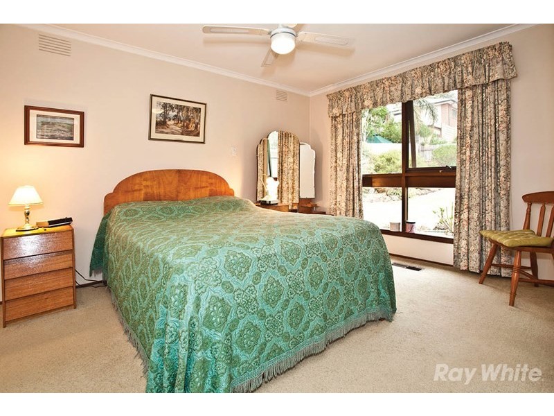 37 Ingleside Crescent, Glen Waverley VIC 3150