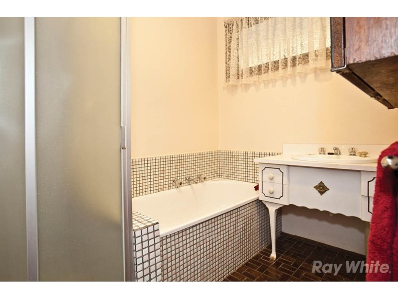 37 Ingleside Crescent, Glen Waverley VIC 3150