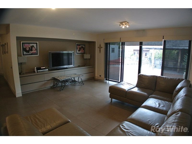 40 Phoenix Drive, Wheelers Hill VIC 3150