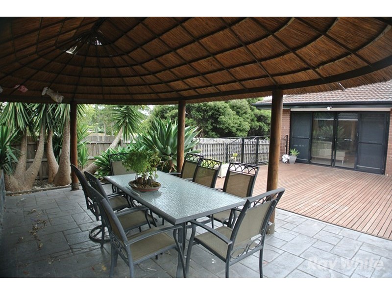 40 Phoenix Drive, Wheelers Hill VIC 3150