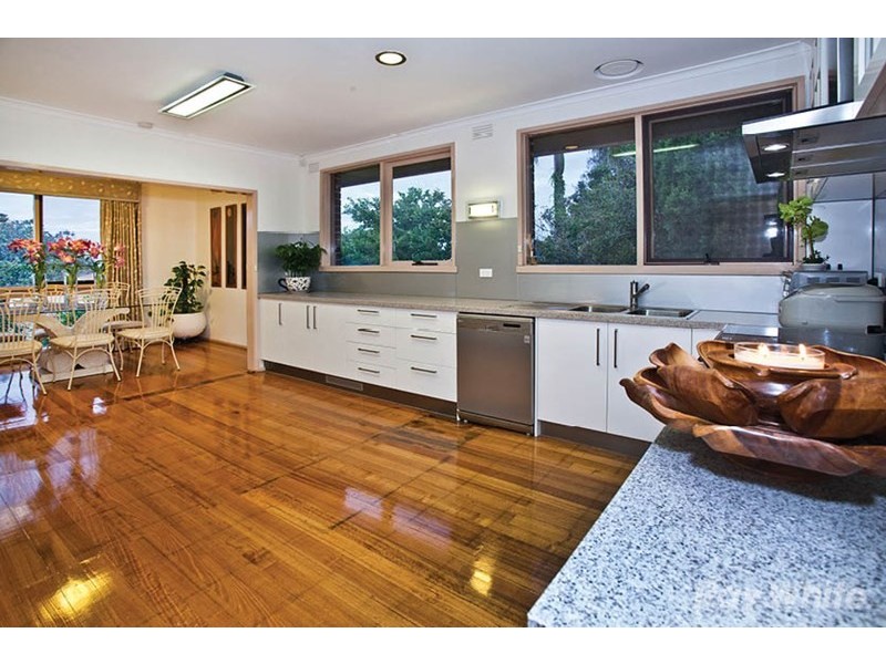 12 Rhodes Drive, Glen Waverley VIC 3150