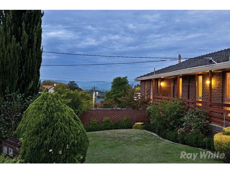 12 Rhodes Drive, Glen Waverley VIC 3150