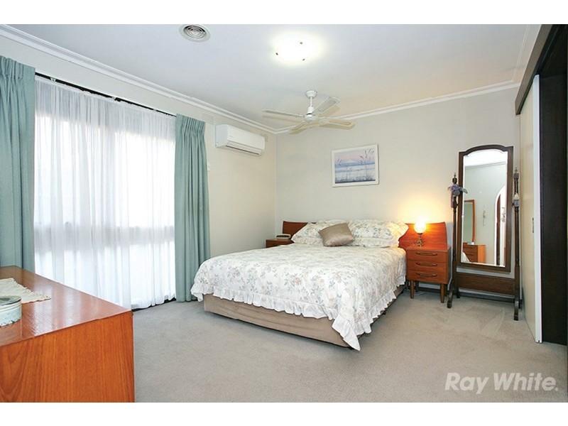 49 Denver Crescent, Mulgrave VIC 3170