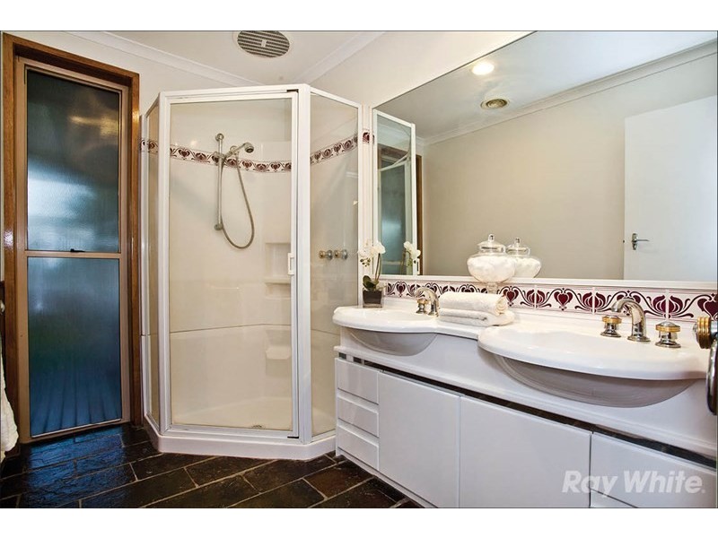 5 Nash Drive, Mulgrave VIC 3170