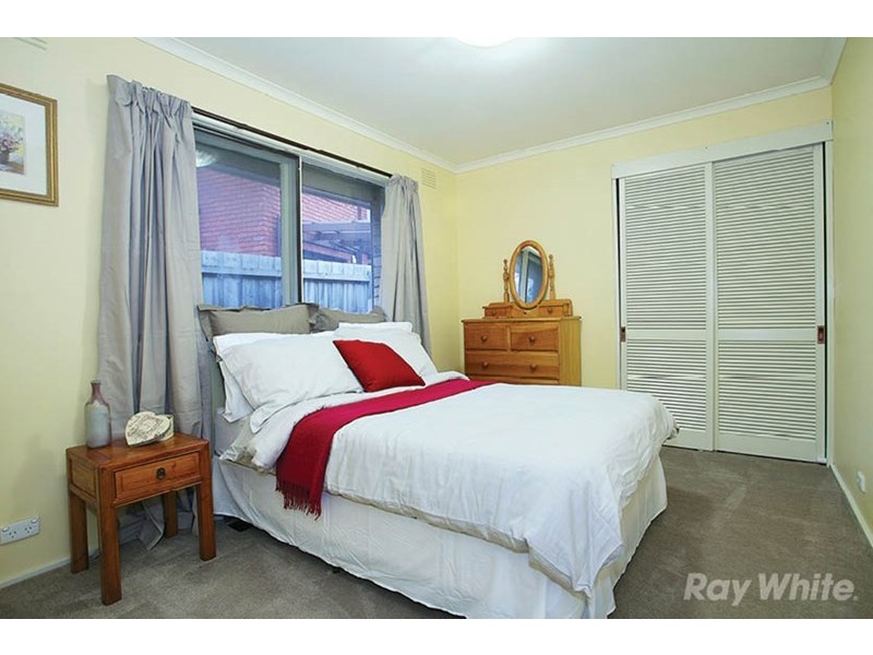 15 Amblecote Crescent, Mulgrave VIC 3170