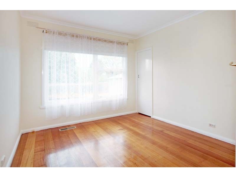 6 Kenilworth Crescent, Glen Waverley VIC 3150