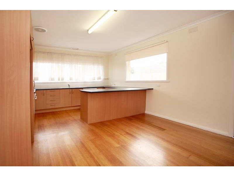 6 Kenilworth Crescent, Glen Waverley VIC 3150