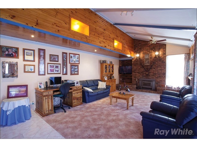 25 Stuart Avenue, Hampton Park VIC 3976