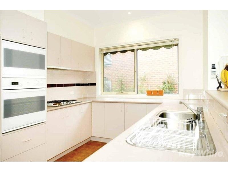 32 Vaughan Crescent, Kew VIC 3101