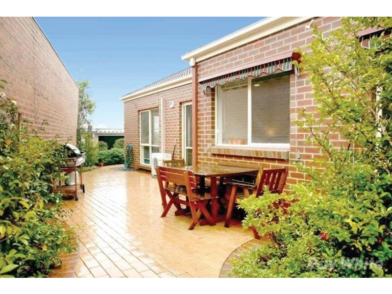 32 Vaughan Crescent, Kew VIC 3101