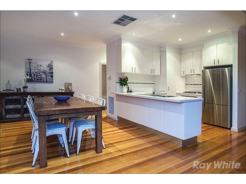 2/11 Marcella Court, Oakleigh East VIC 3166