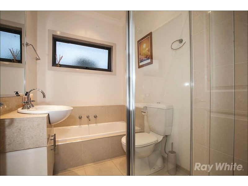 2/11 Marcella Court, Oakleigh East VIC 3166