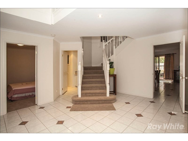 8 Peartree Way, Glen Waverley VIC 3150