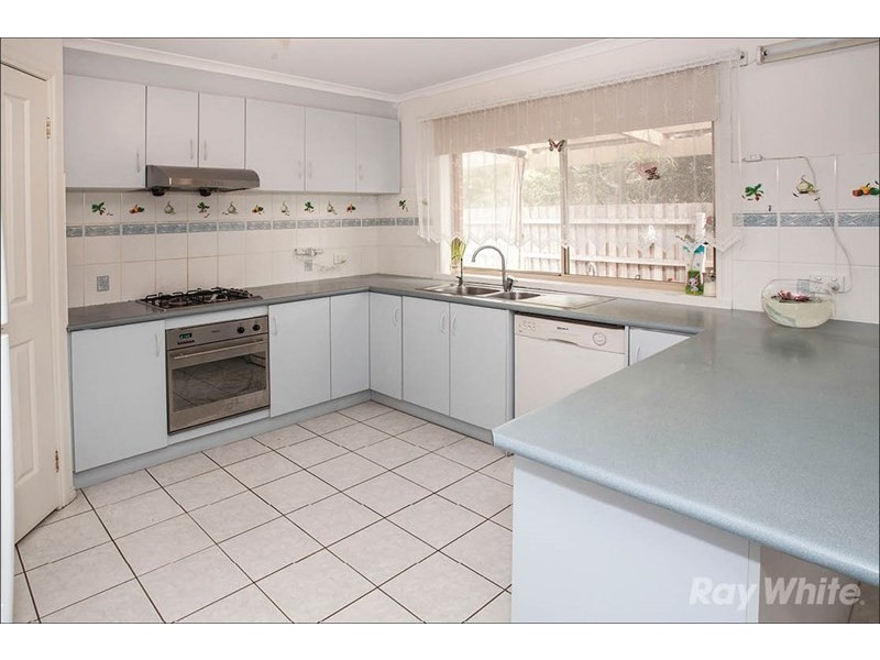 8 Peartree Way, Glen Waverley VIC 3150