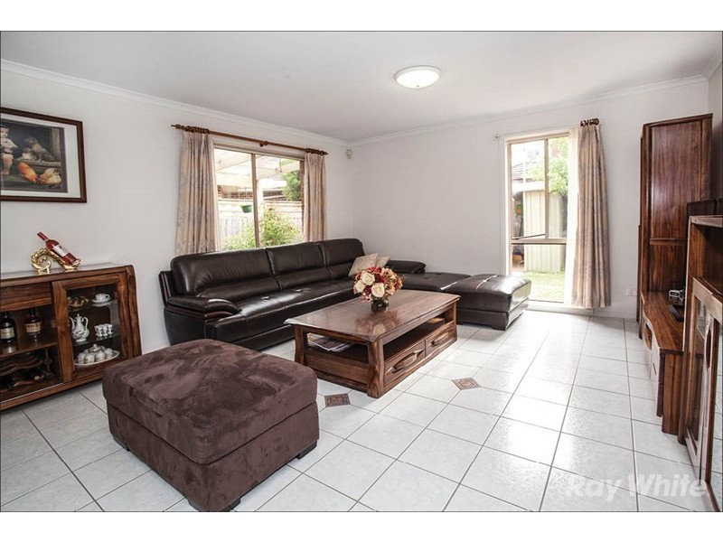 8 Peartree Way, Glen Waverley VIC 3150