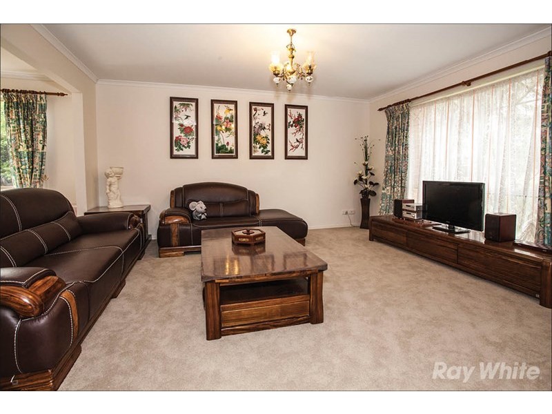 8 Peartree Way, Glen Waverley VIC 3150