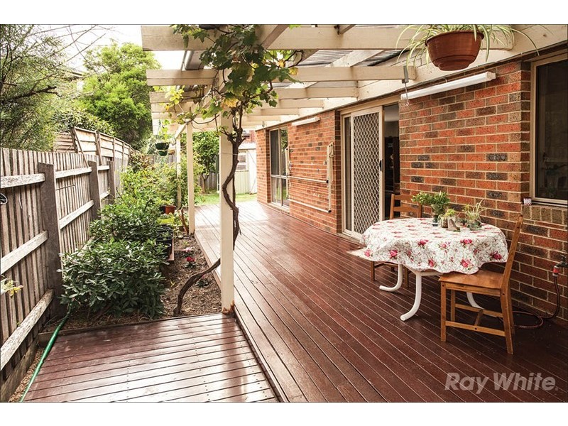 8 Peartree Way, Glen Waverley VIC 3150