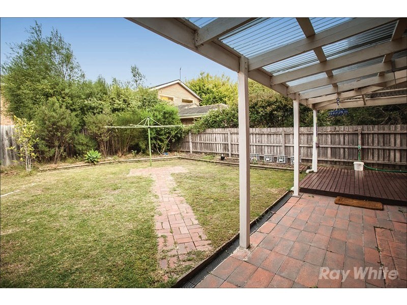8 Peartree Way, Glen Waverley VIC 3150