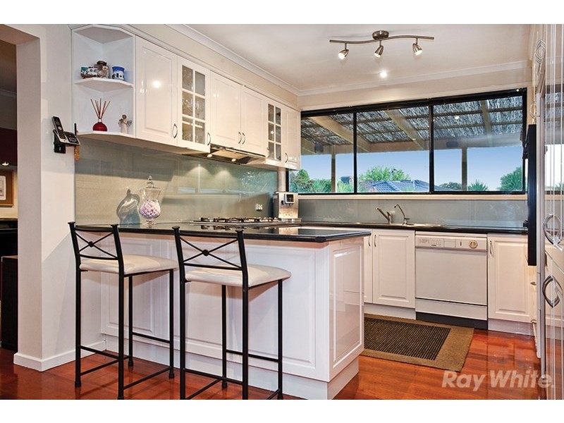 8 Kooringa Crescent, Wheelers Hill VIC 3150