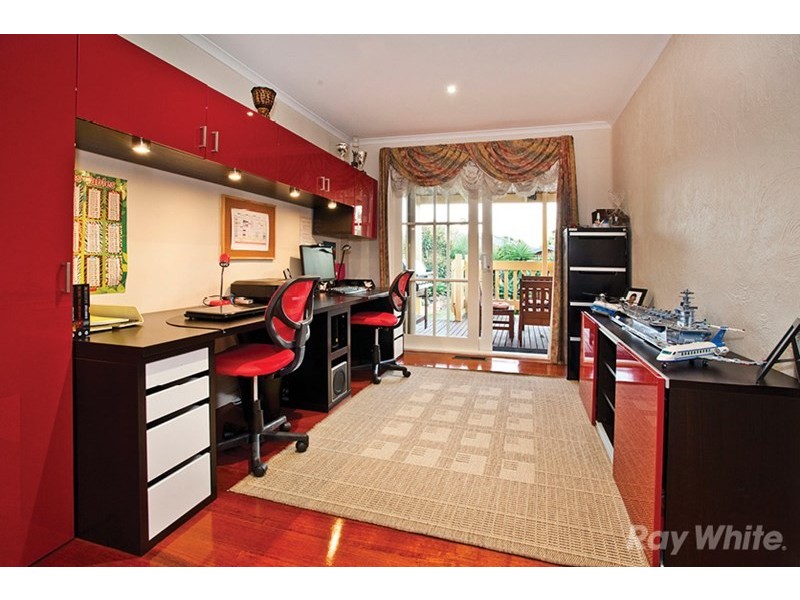 8 Kooringa Crescent, Wheelers Hill VIC 3150