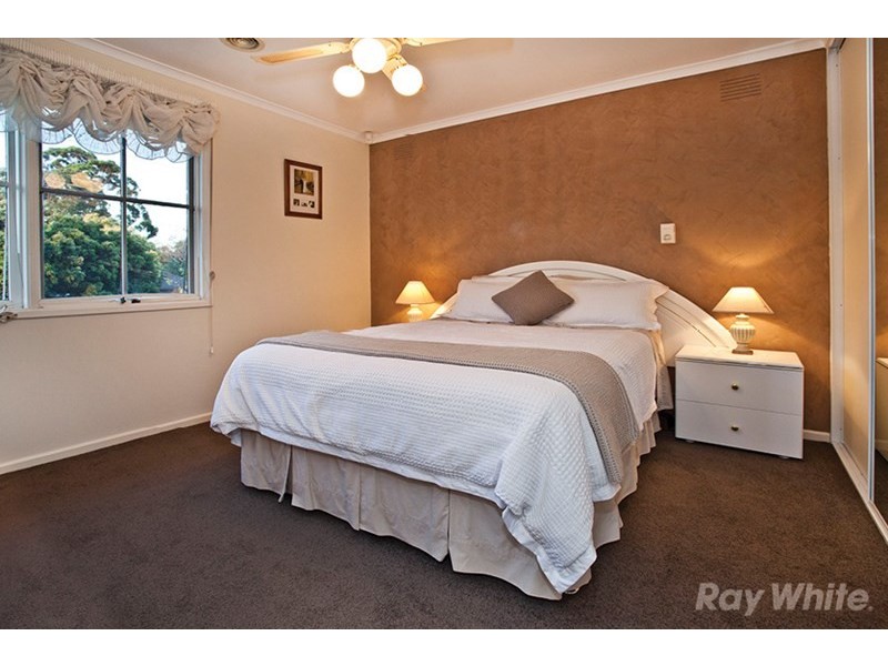 8 Kooringa Crescent, Wheelers Hill VIC 3150