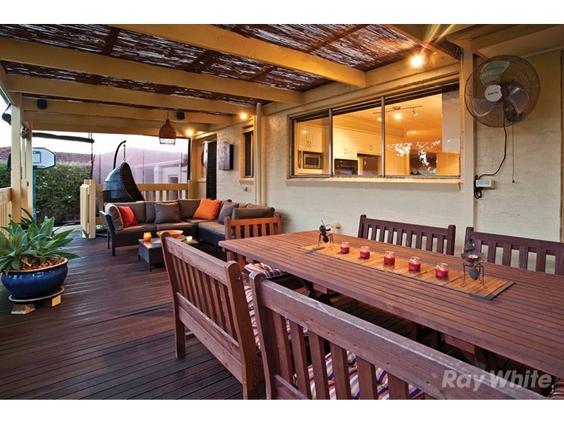 8 Kooringa Crescent, Wheelers Hill VIC 3150