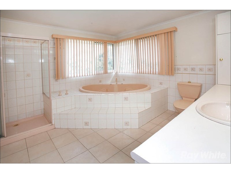 39 Bonview Crescent, Burwood East VIC 3151