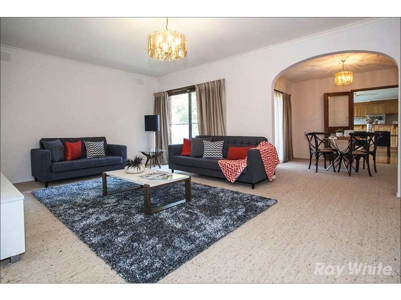 72 Mannering Drive, Glen Waverley VIC 3150