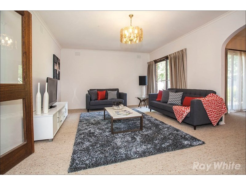 72 Mannering Drive, Glen Waverley VIC 3150