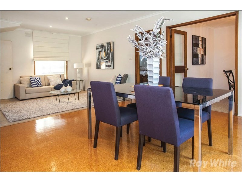 72 Mannering Drive, Glen Waverley VIC 3150