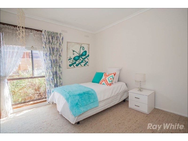 72 Mannering Drive, Glen Waverley VIC 3150