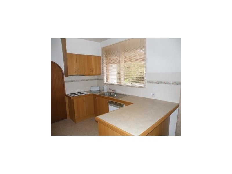 4 Highvale Road, Glen Waverley VIC 3150