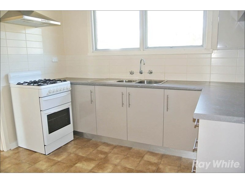 18 Roberts Street, Glen Waverley VIC 3150