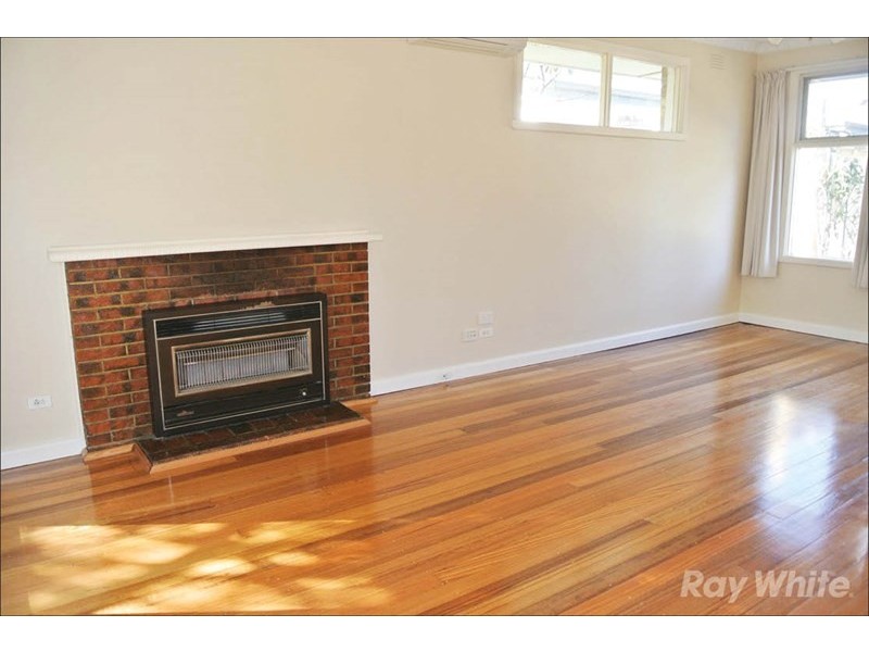 18 Roberts Street, Glen Waverley VIC 3150