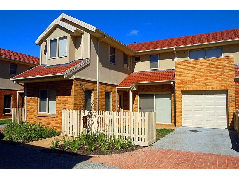 2 McKelvie Court, Glen Waverley VIC 3150