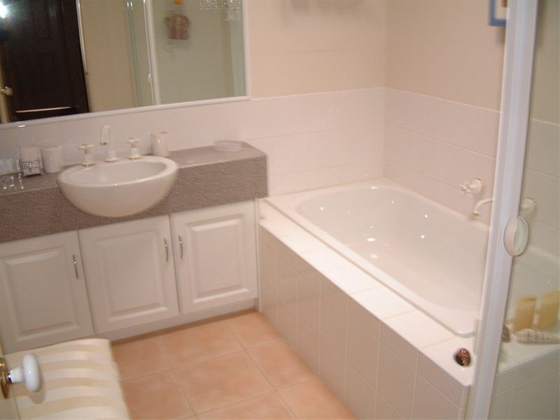 2 McKelvie Court, Glen Waverley VIC 3150