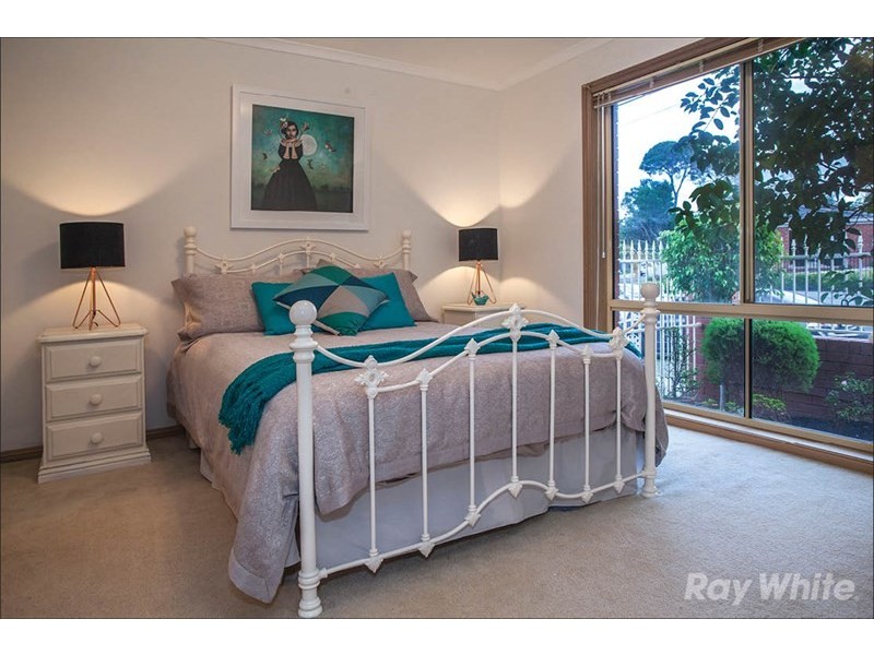 27 Munro Avenue, Mount Waverley VIC 3149