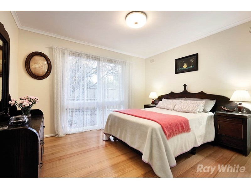 12 Templewood Avenue, Noble Park North VIC 3174