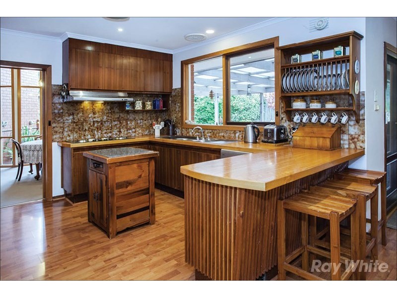 6 Ursula Close, Wheelers Hill VIC 3150