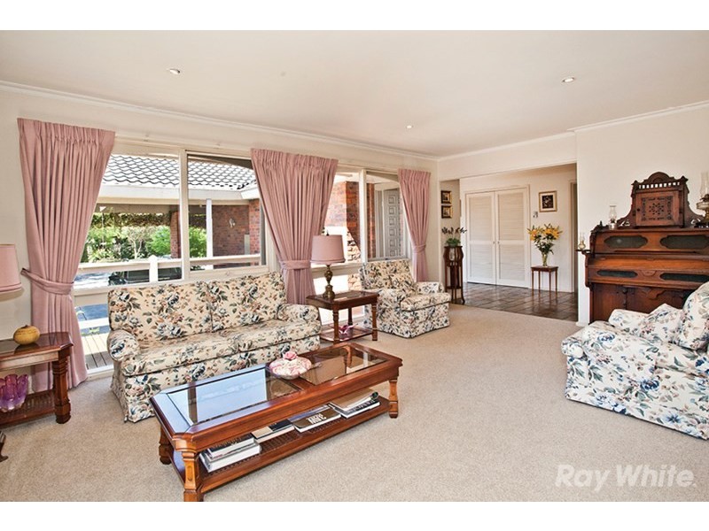 2 The Glade, Wheelers Hill VIC 3150