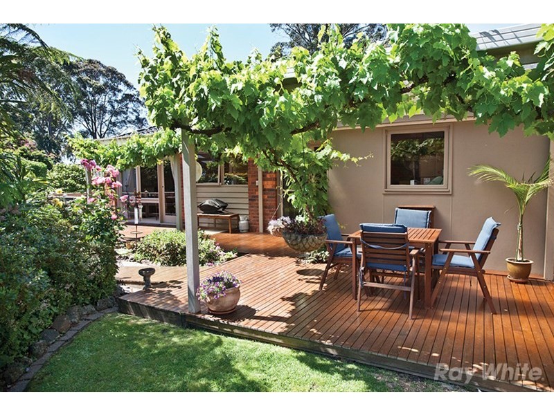 2 The Glade, Wheelers Hill VIC 3150