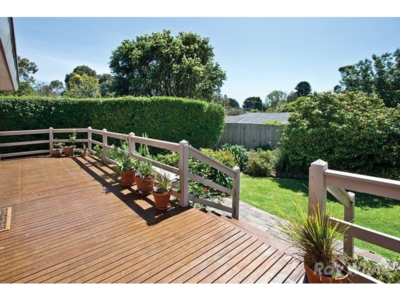 2 The Glade, Wheelers Hill VIC 3150