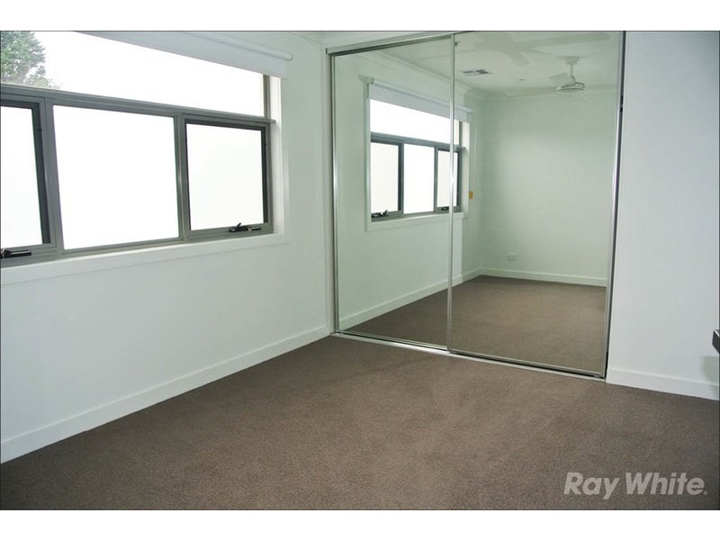 2/12 Everglade Avenue, Forest Hill VIC 3131