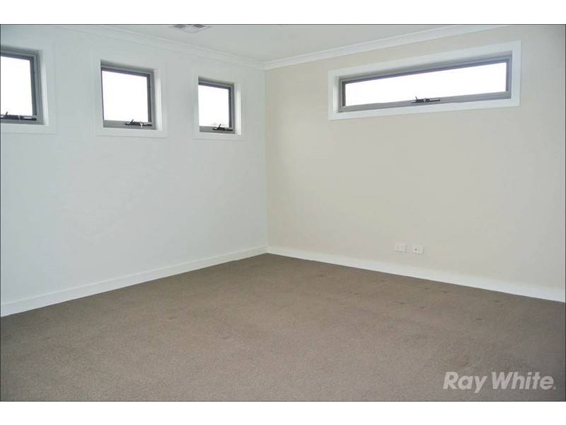 2/12 Everglade Avenue, Forest Hill VIC 3131