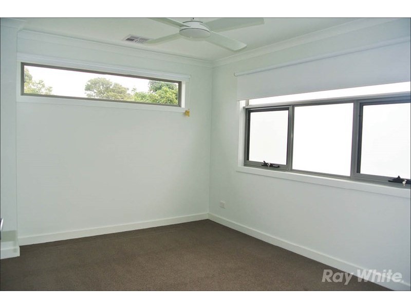 2/12 Everglade Avenue, Forest Hill VIC 3131