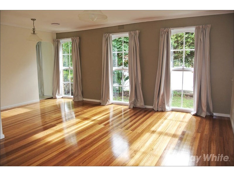 20 Sandowen Avenue, Burwood East VIC 3151